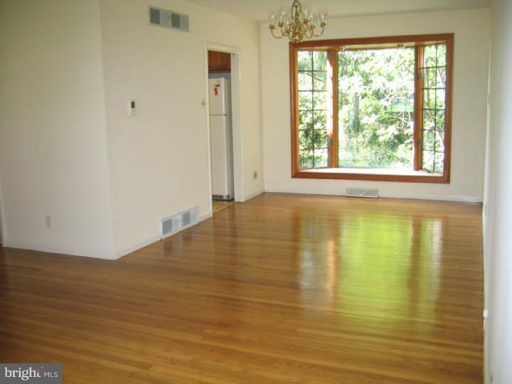 10 Broadale Road Doylestown, PA 18901 - Photo 4 of 20 Dining Room