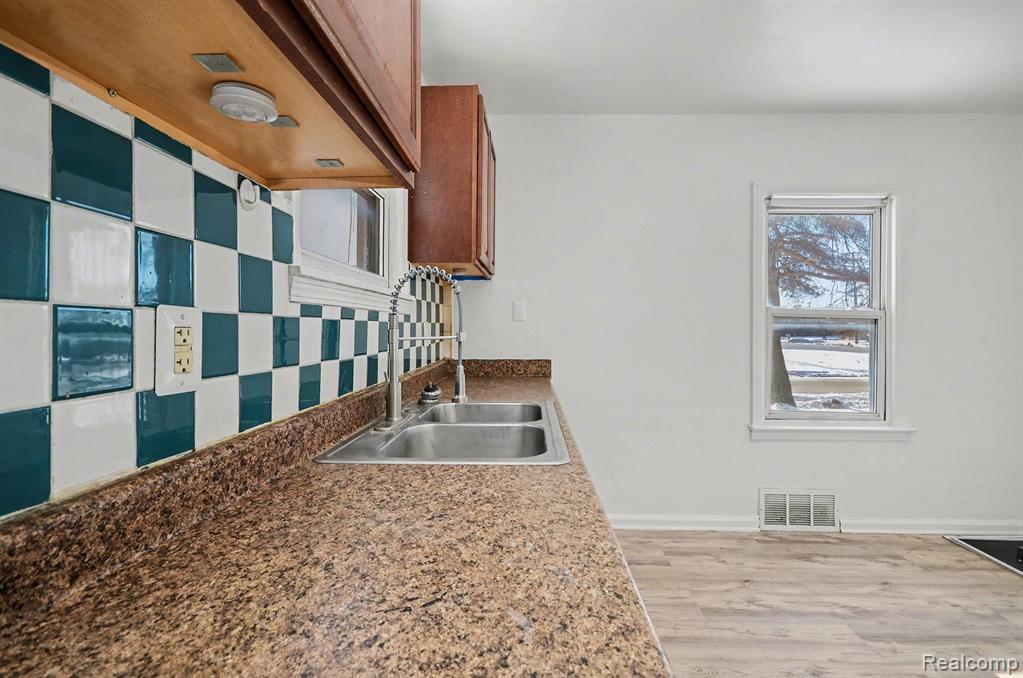 23346 Hoover Road Warren, MI 48089 - Photo 5 of 15