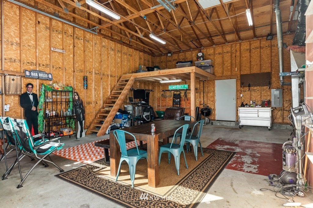 6623 Humphrey Road Clinton, WA 98236 - Photo 38 of 40 a view of a chairs and tables in patio