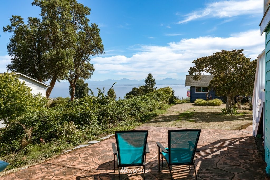 6623 Humphrey Road Clinton, WA 98236 - Photo 10 of 40 a view of a yard with plants