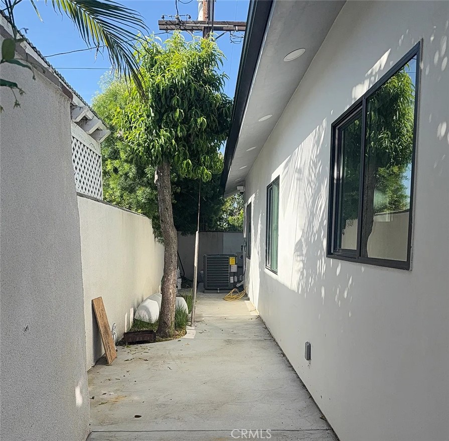 522 Stanford Road Burbank, CA 91504 - Photo 16 of 19