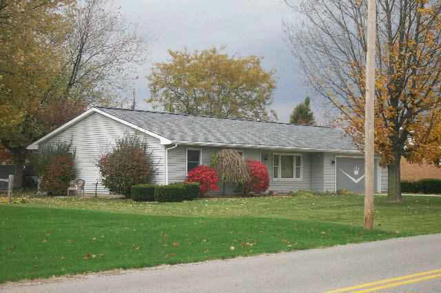 2391 South Country Club Road Warsaw, IN 46580 - Photo 1 of 5 Gallery Image 1