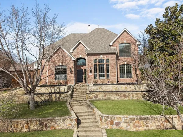 $640,000 | 1998 Lake Forest Drive, Rockwall, TX 75087