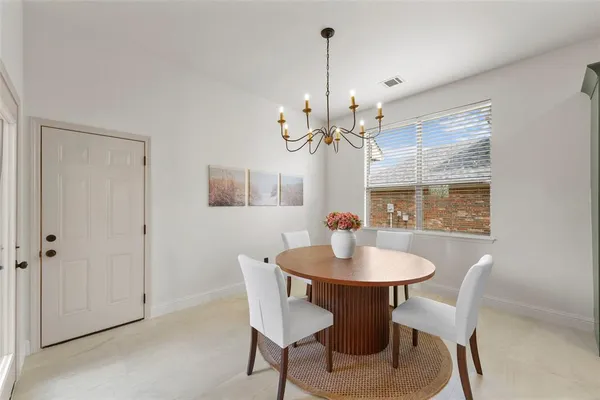 $650,000 | 1998 Lake Forest Drive, Rockwall, TX 75087