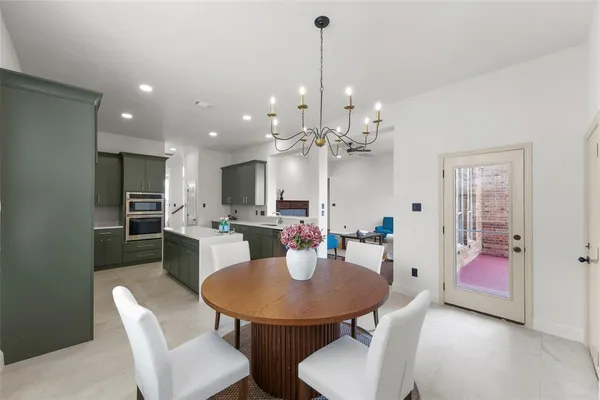 $650,000 | 1998 Lake Forest Drive, Rockwall, TX 75087