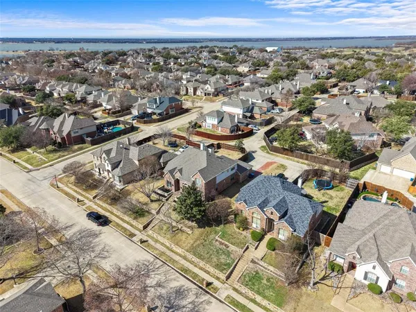 $650,000 | 1998 Lake Forest Drive, Rockwall, TX 75087