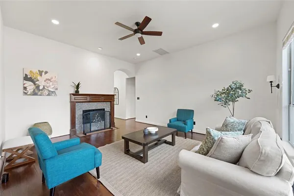 $650,000 | 1998 Lake Forest Drive, Rockwall, TX 75087