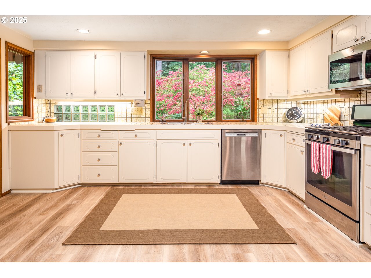 4495 Pinecrest Drive Eugene, OR 97405 - Photo 20 of 48