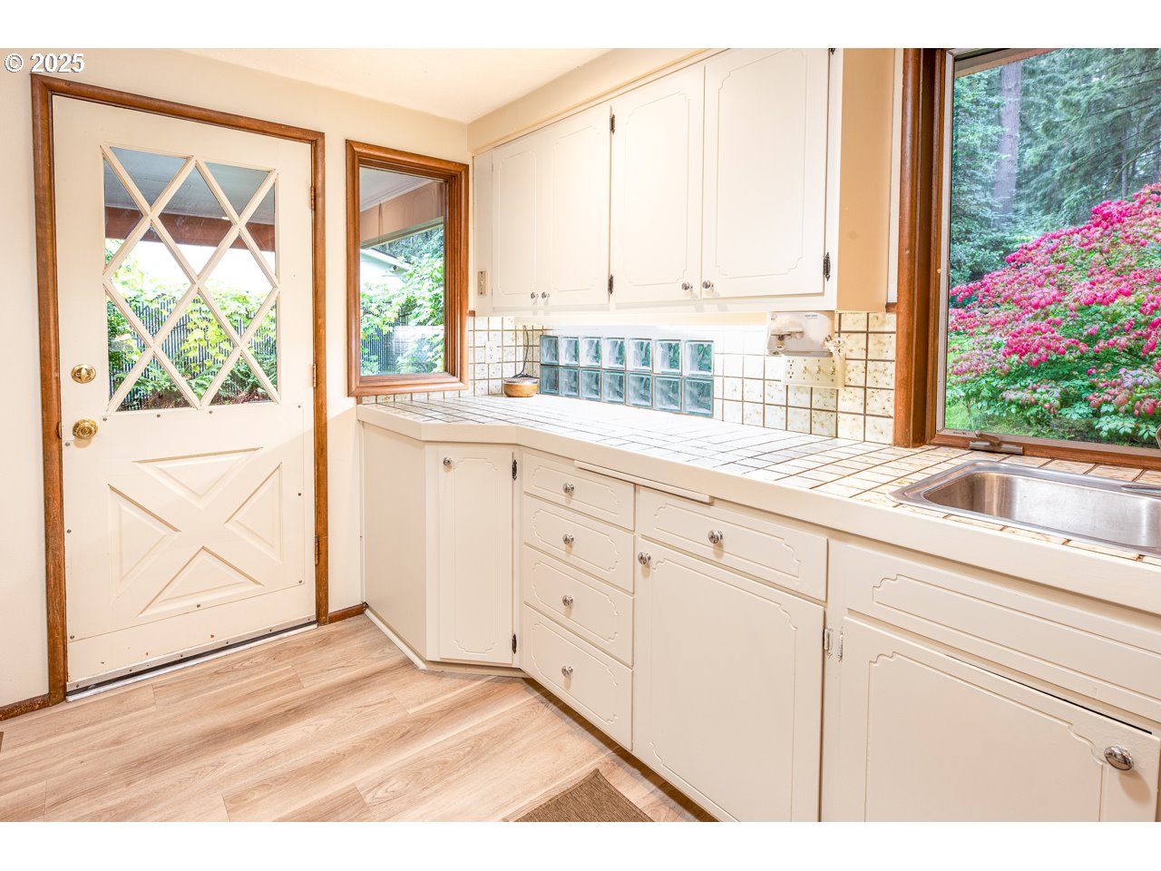 4495 Pinecrest Drive Eugene, OR 97405 - Photo 22 of 48