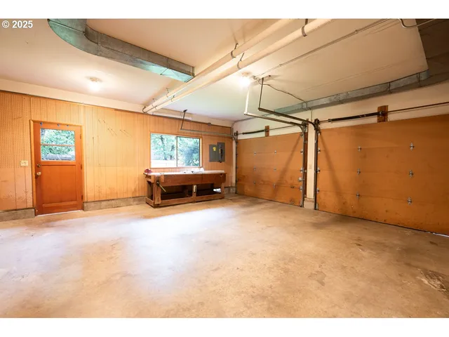 $675,000 | 4495 Pinecrest Drive, Eugene, OR 97405