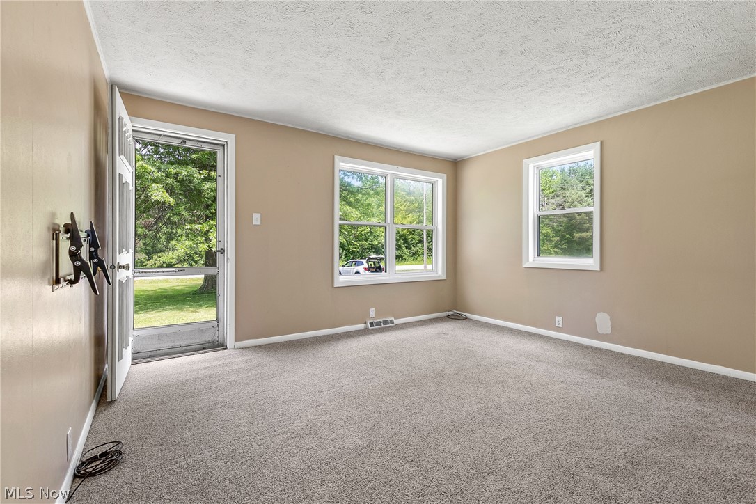 13677 Woodin Road Chardon, OH 44024 - Photo 7 of 26