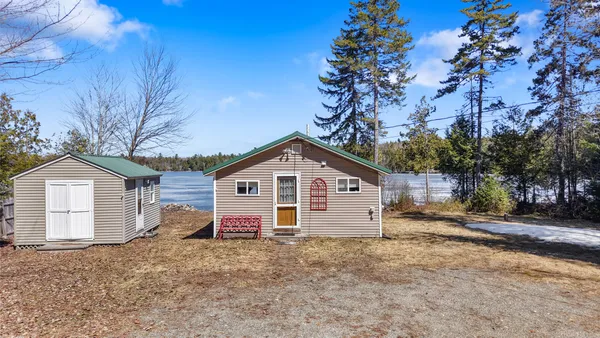 $299,900 | 37 Petite Drive, Lincoln, ME 04457