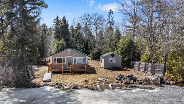 $299,900 | 37 Petite Drive, Lincoln, ME 04457