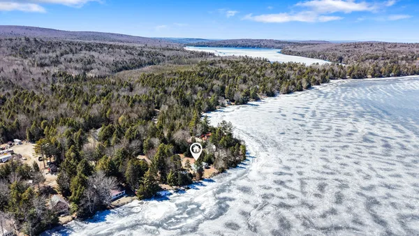 $299,900 | 37 Petite Drive, Lincoln, ME 04457