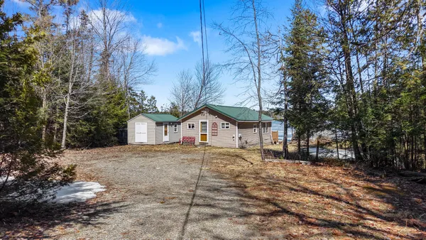 $299,900 | 37 Petite Drive, Lincoln, ME 04457