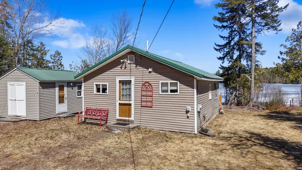 $299,900 | 37 Petite Drive, Lincoln, ME 04457
