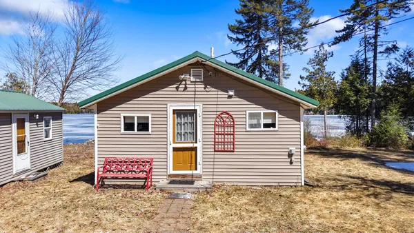 $299,900 | 37 Petite Drive, Lincoln, ME 04457