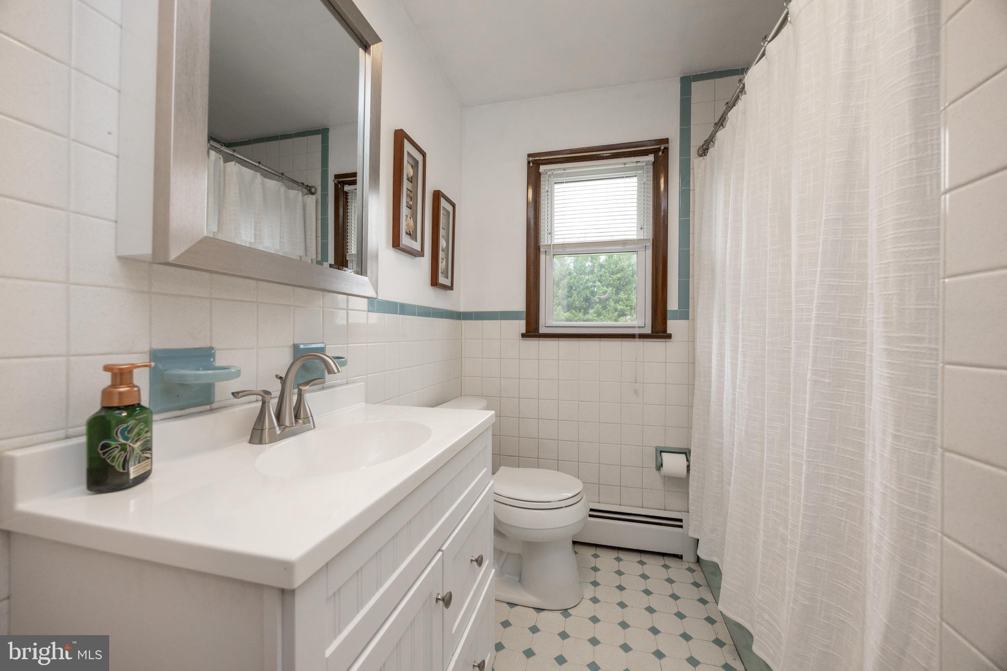 897 Old Schuylkill Road Pottstown, PA 19465 - Photo 13 of 29 Bathroom