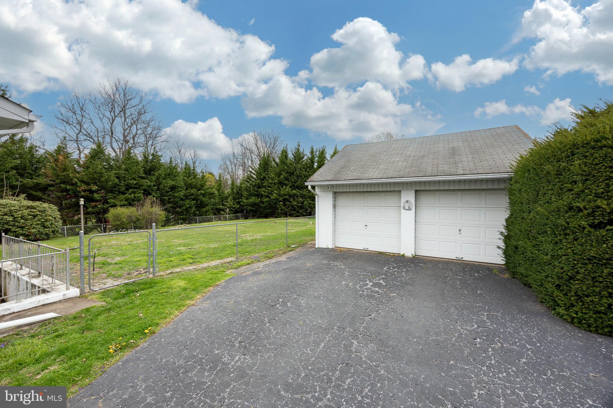 897 Old Schuylkill Road Pottstown, PA 19465 - Photo 27 of 29 Detached 2 car garage!