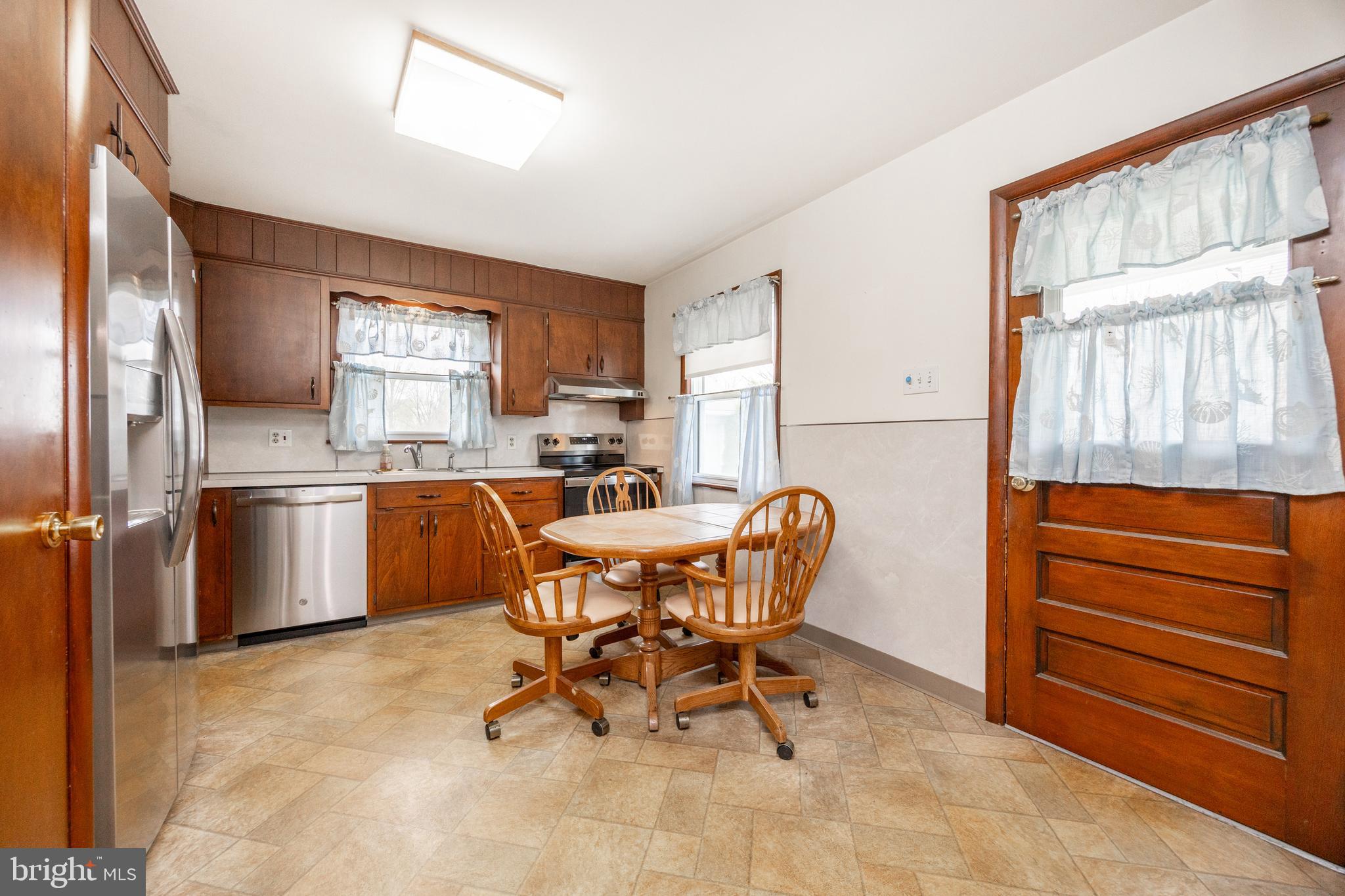 897 Old Schuylkill Road Pottstown, PA 19465 - Photo 10 of 29 Gallery Image 10