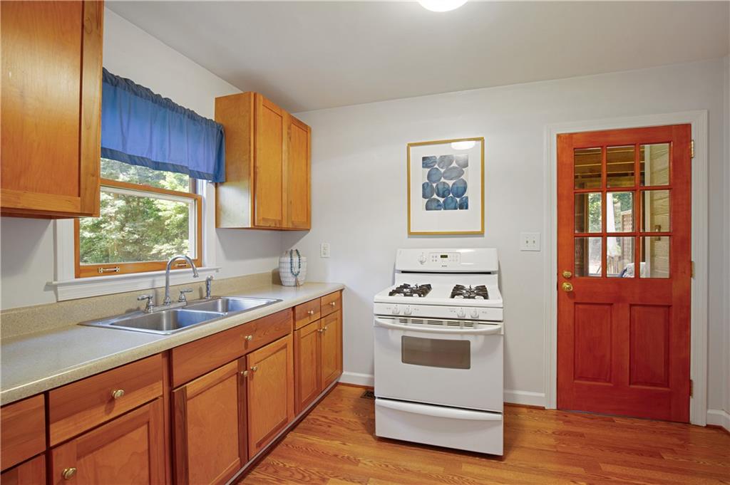 515 Scott Circle Decatur, GA 30033 - Photo 11 of 23
