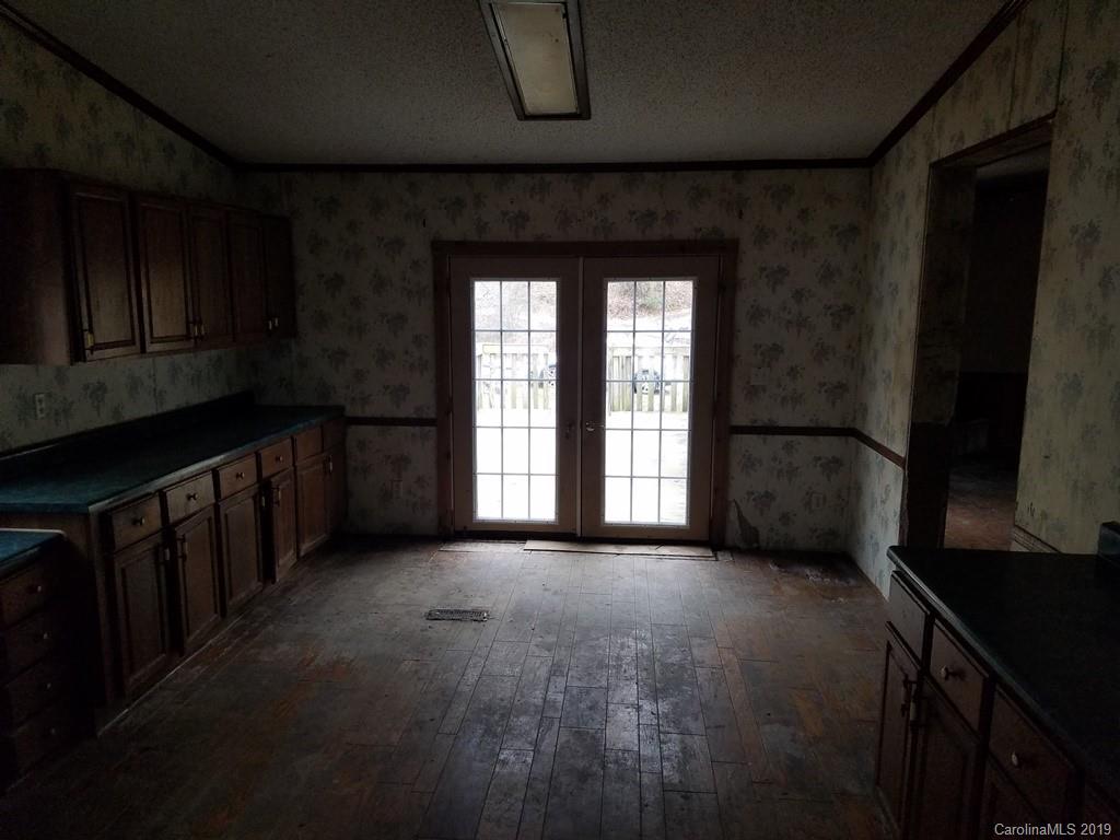 1201 Watershed Road Mars Hill, NC 28754 - Photo 4 of 15 Gallery Image 4