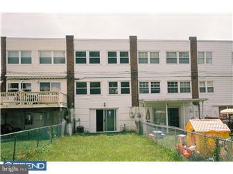 3215 Holly Road Philadelphia, PA 19154 - Photo 2 of 8 Exterior Back