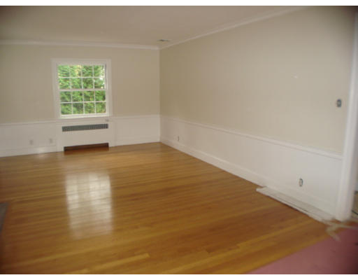 192 Carlton Road Newton, MA 02468 - Photo 6 of 12