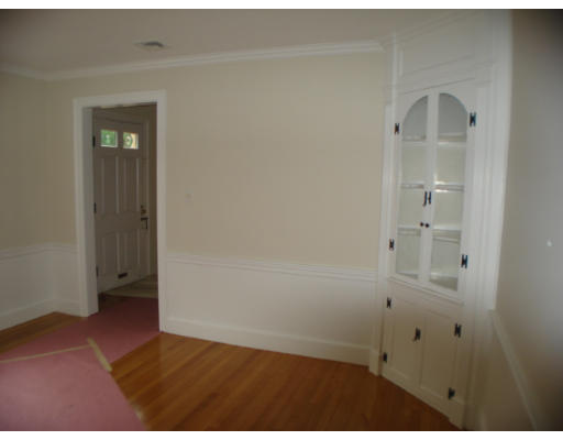 192 Carlton Road Newton, MA 02468 - Photo 7 of 12