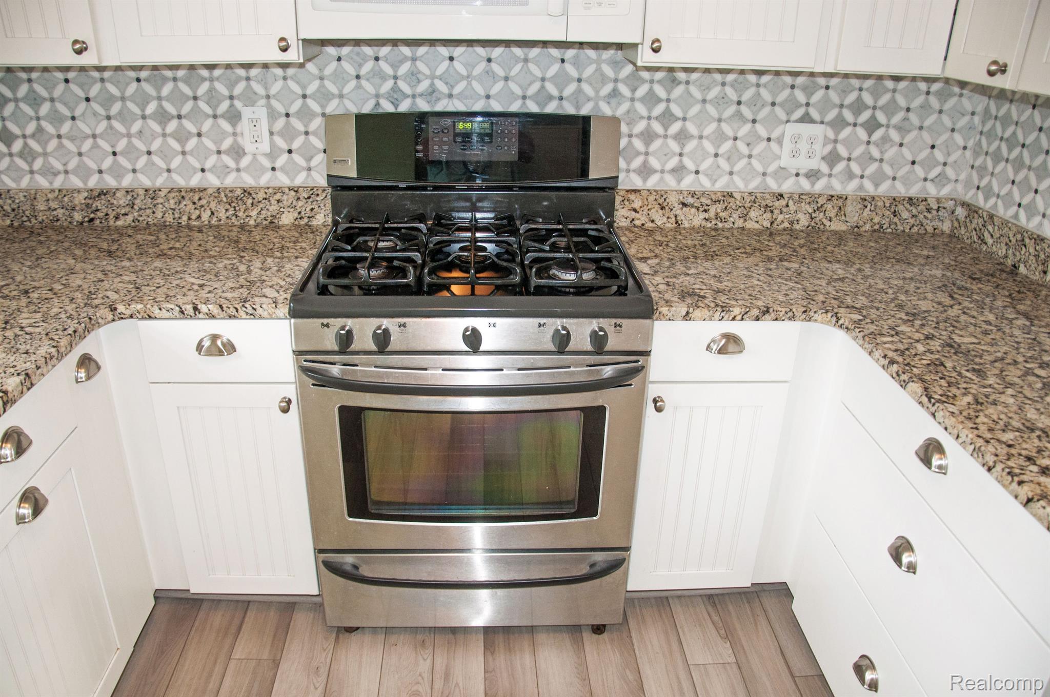 1235 Harding Avenue Rochester, MI 48307 - Photo 14 of 81 Gallery Image 14