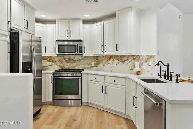 $449,900 | 5350 East Deer Valley Drive, Unit 1418, Phoenix, AZ 85054