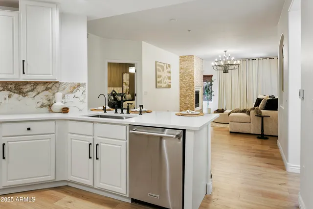 $449,900 | 5350 East Deer Valley Drive, Unit 1418, Phoenix, AZ 85054