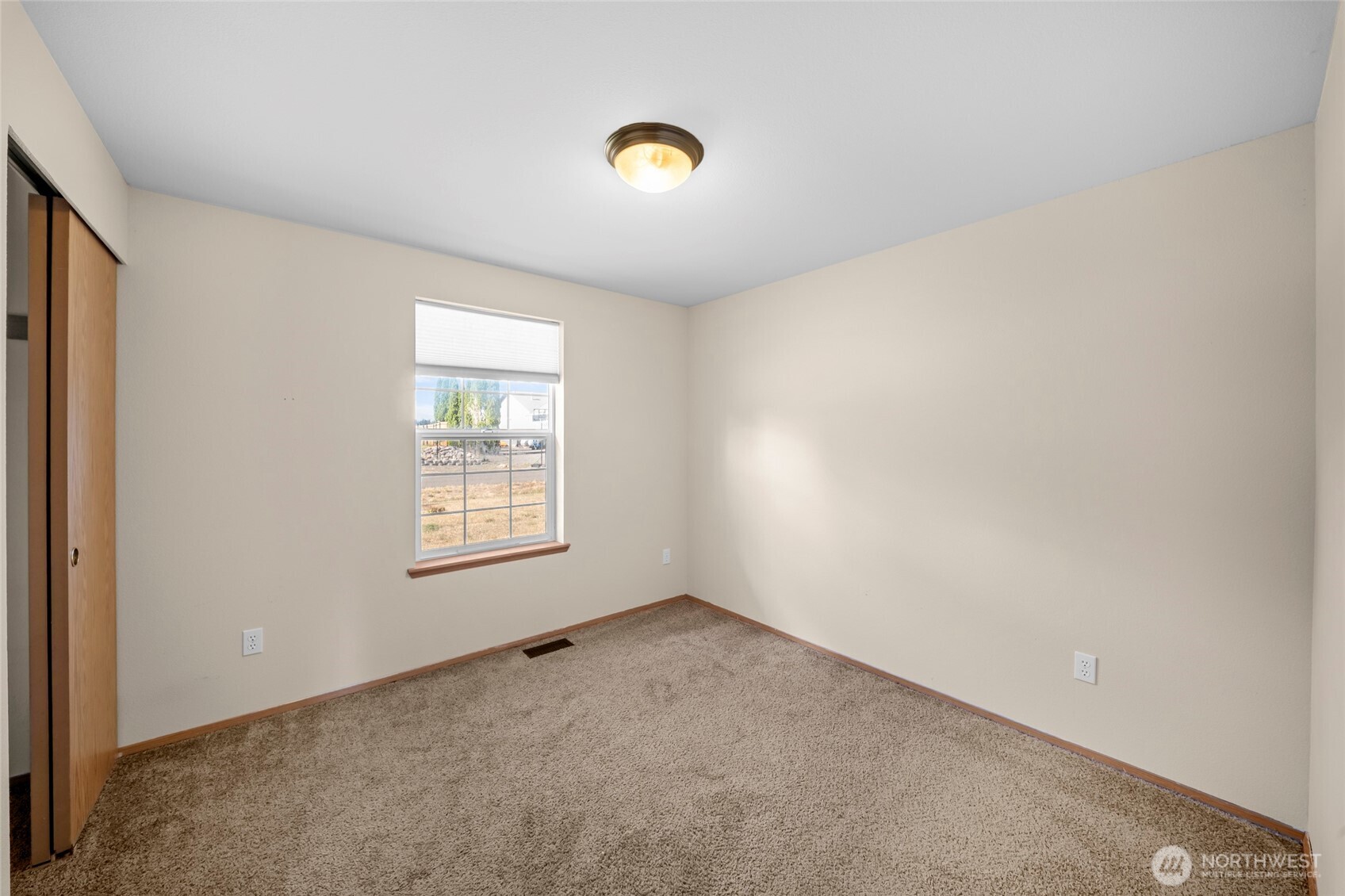 5921 184th Lane Southwest Rochester, WA 98579 - Photo 18 of 38