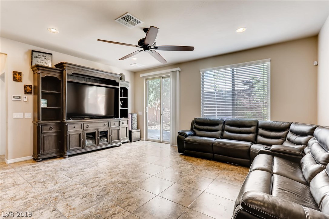 10985 Prairie Grove Road Las Vegas, NV 89179 - Photo 5 of 28