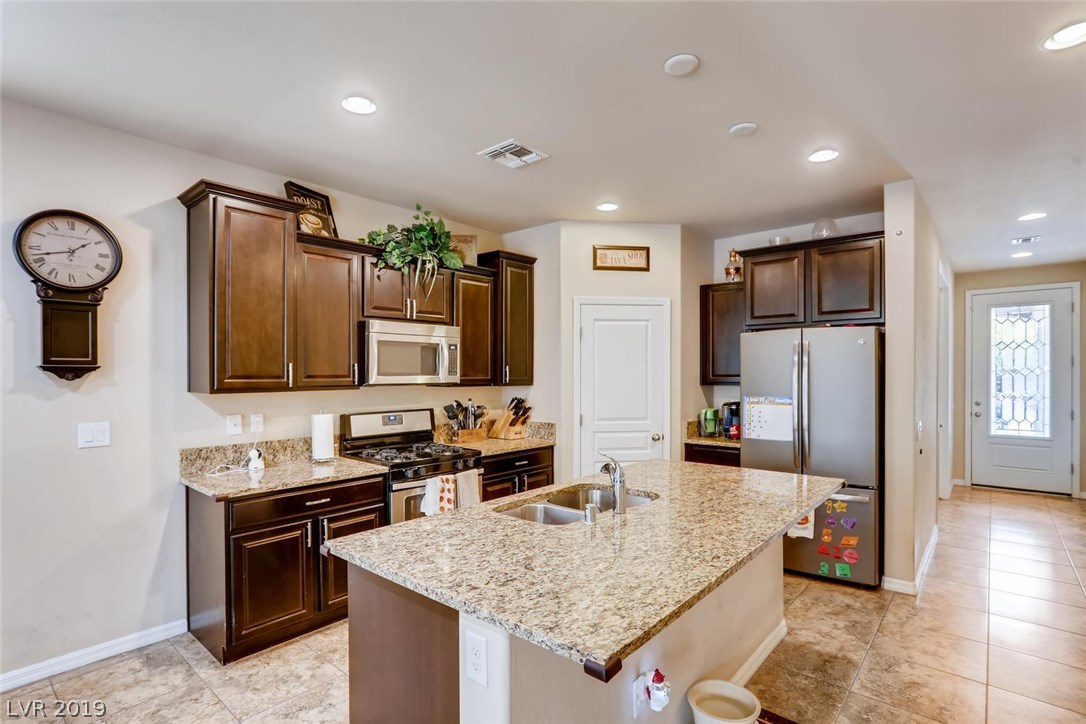 10985 Prairie Grove Road Las Vegas, NV 89179 - Photo 8 of 28