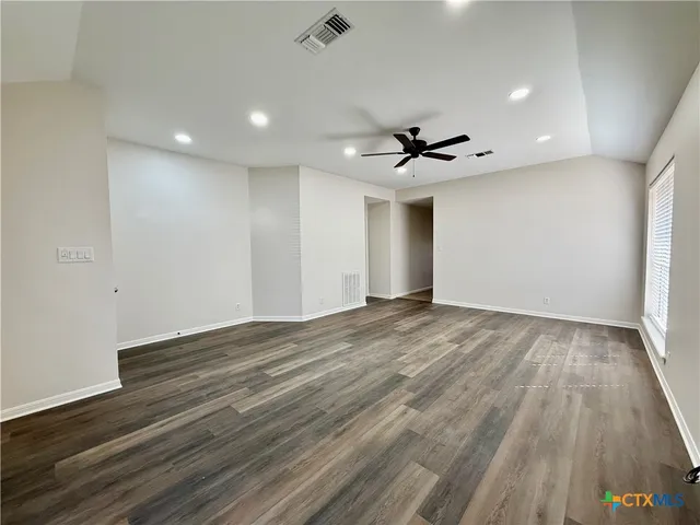 $2,200 | 210 Stone Gate Drive, Victoria, TX 77904