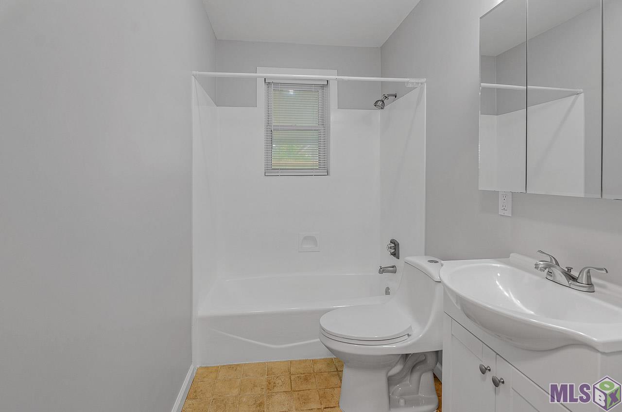 12306 John Lambert Road Gonzales, LA 70737 - Photo 14 of 30 Gallery Image 14