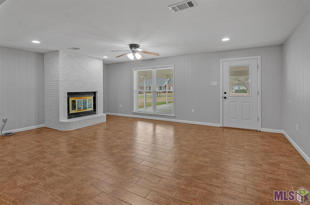 12306 John Lambert Road Gonzales, LA 70737 - Photo 9 of 30 Gallery Image 9
