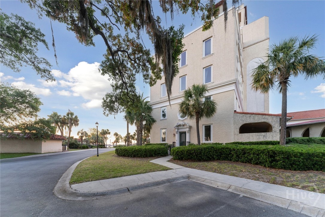 700 Wilmington Island Road Savannah, GA 31410 - Photo 3 of 26 Quietly located with parking just steps away
