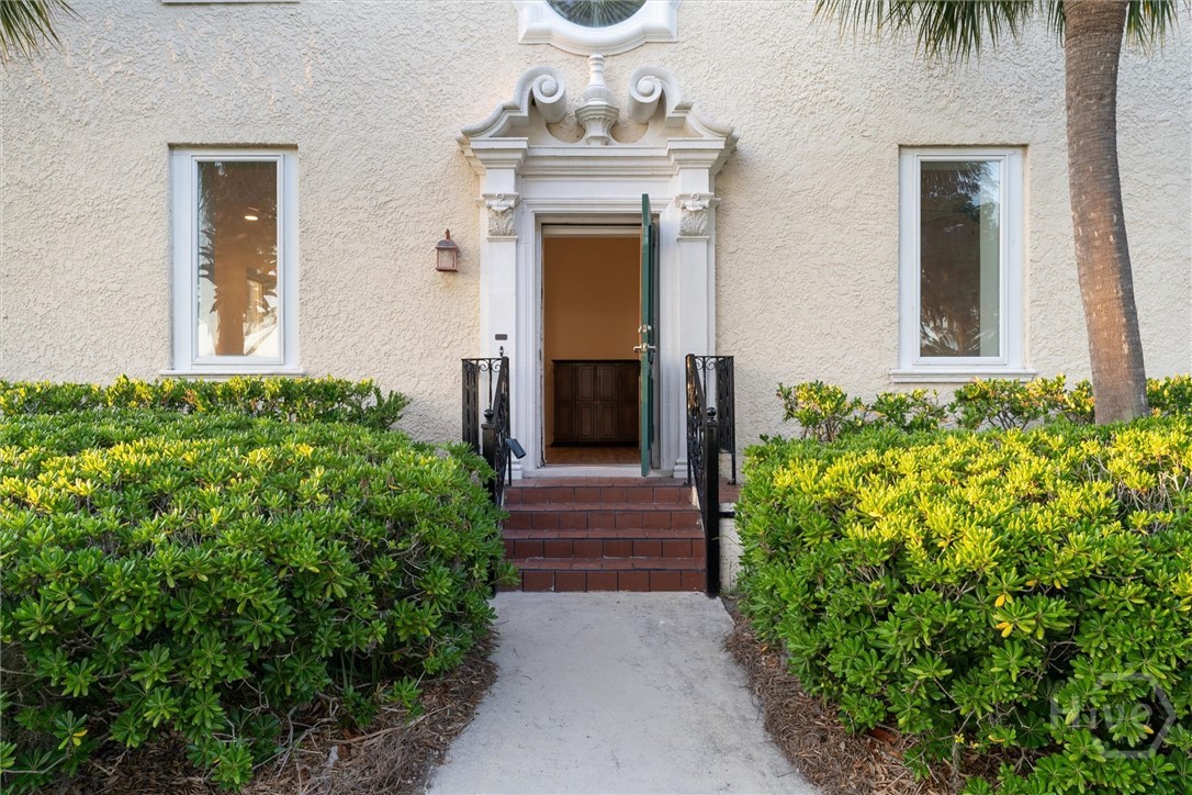 700 Wilmington Island Road Savannah, GA 31410 - Photo 4 of 26 Private entrance