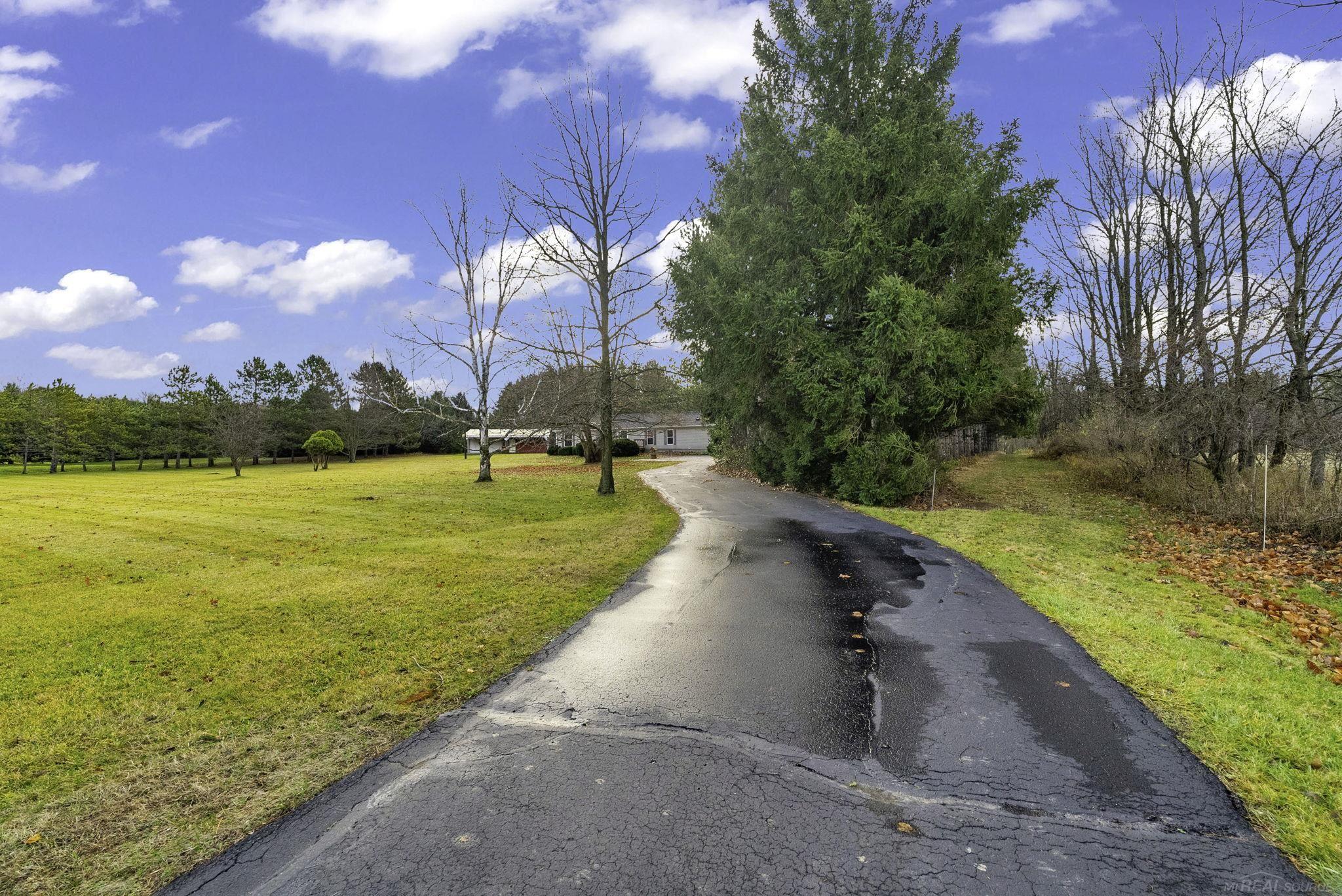 2430 East Marlette Road Applegate, MI 48401 - Photo 10 of 60 50162074-f3cd11b2-a4c9-4303-ba12-b46506519751.JPG