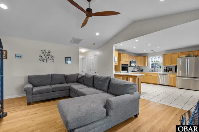 $499,000 | 19402 Highway 64, Manns Harbor, NC 27953