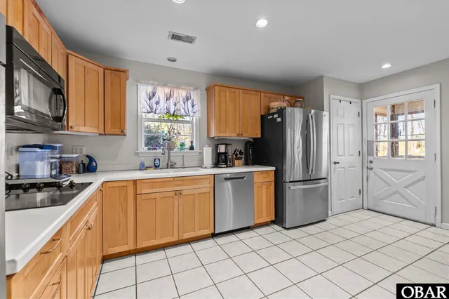 $499,000 | 19402 Highway 64, Manns Harbor, NC 27953