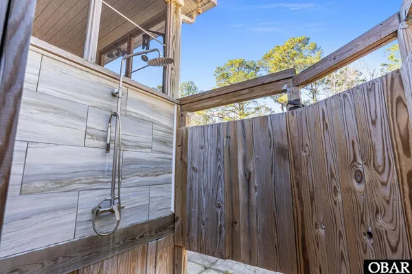 $499,000 | 19402 Highway 64, Manns Harbor, NC 27953