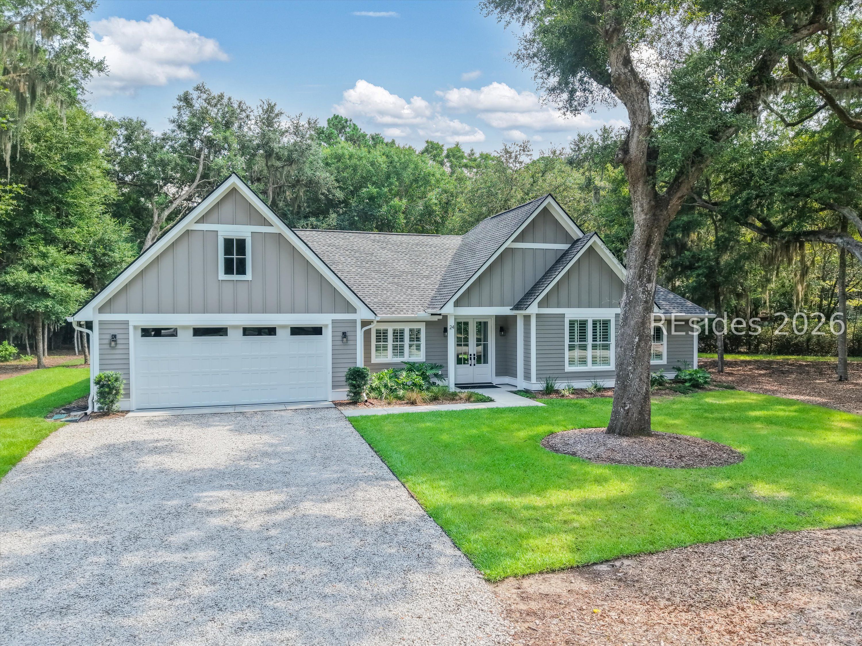24 Alumni Road Beaufort, SC 29907 - Photo 2 of 44