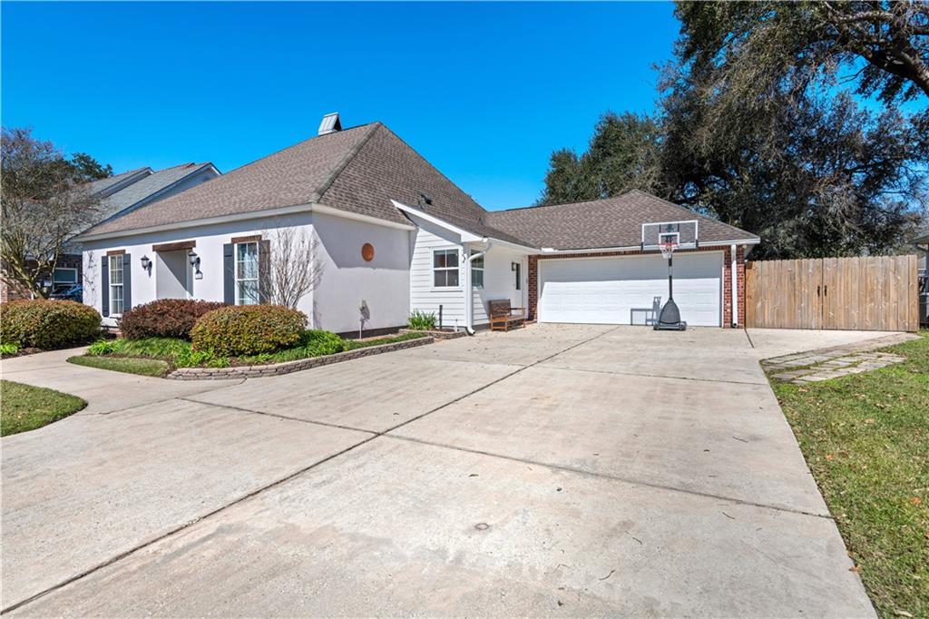 162 Colony Road Belle Chasse, LA 70037 - Photo 2 of 29 Gallery Image 2