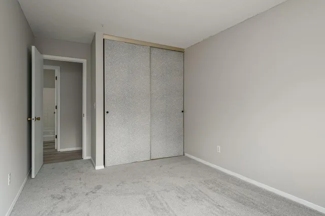 $114,900 | 2007 East 122nd Street, Unit B15, Burnsville, MN 55337