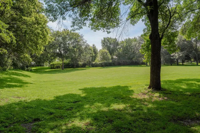 $114,900 | 2007 East 122nd Street, Unit B15, Burnsville, MN 55337