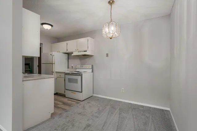 $114,900 | 2007 East 122nd Street, Unit B15, Burnsville, MN 55337