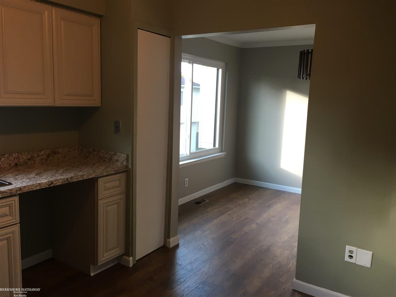 2856 Roundtree Drive Troy, MI 48083 - Photo 13 of 29